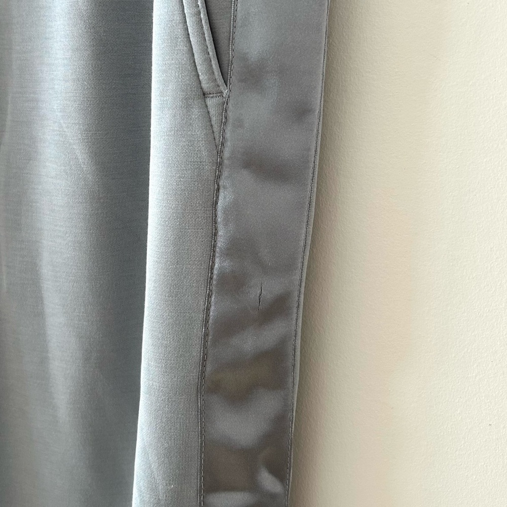 CLUB MONACO Satin Stripe Sweatpant in Light Grey | Small - Picture 5 of 9